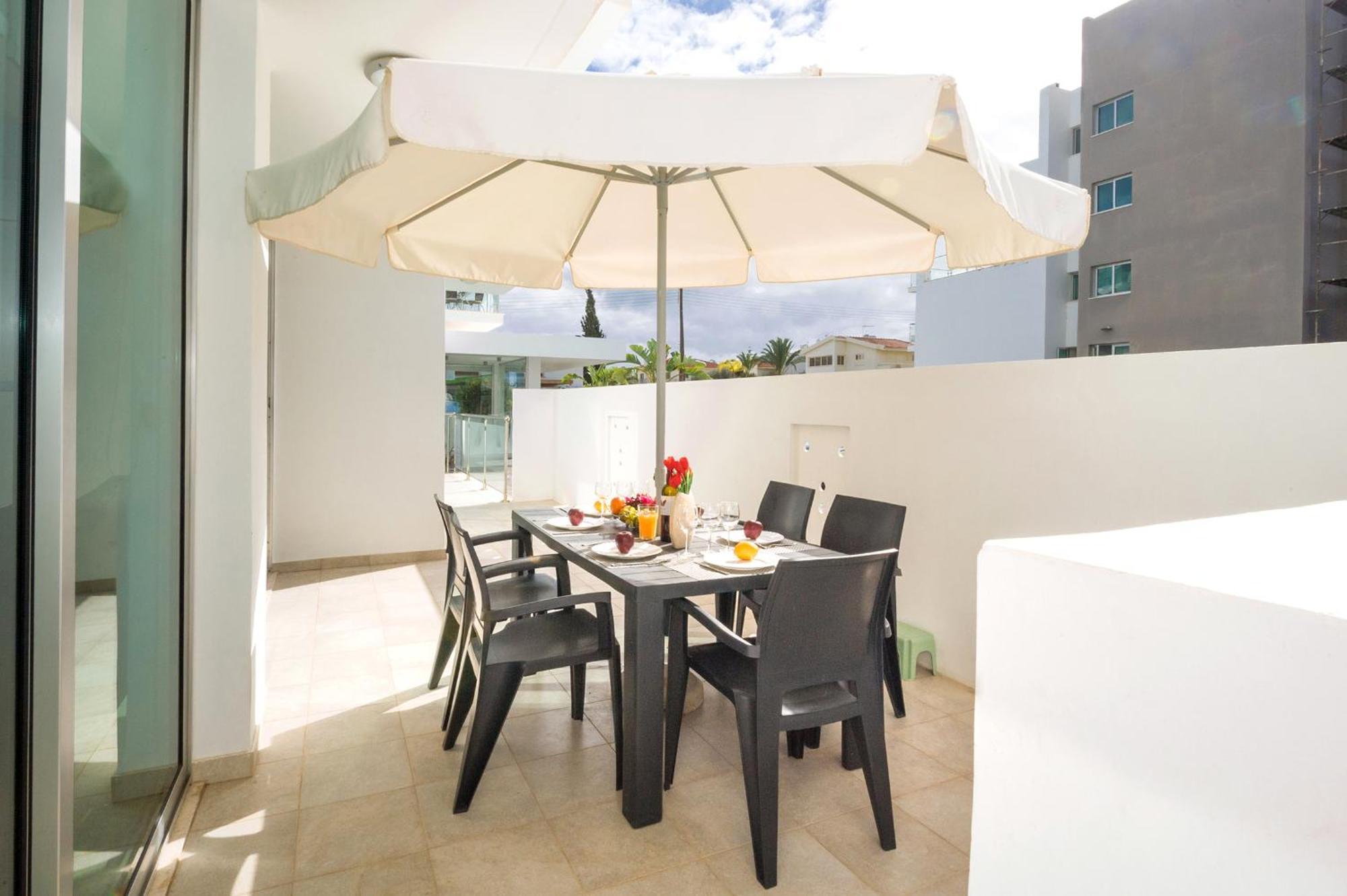 Calypso - Coralli Beachfront Apartment Protaras Dış mekan fotoğraf
