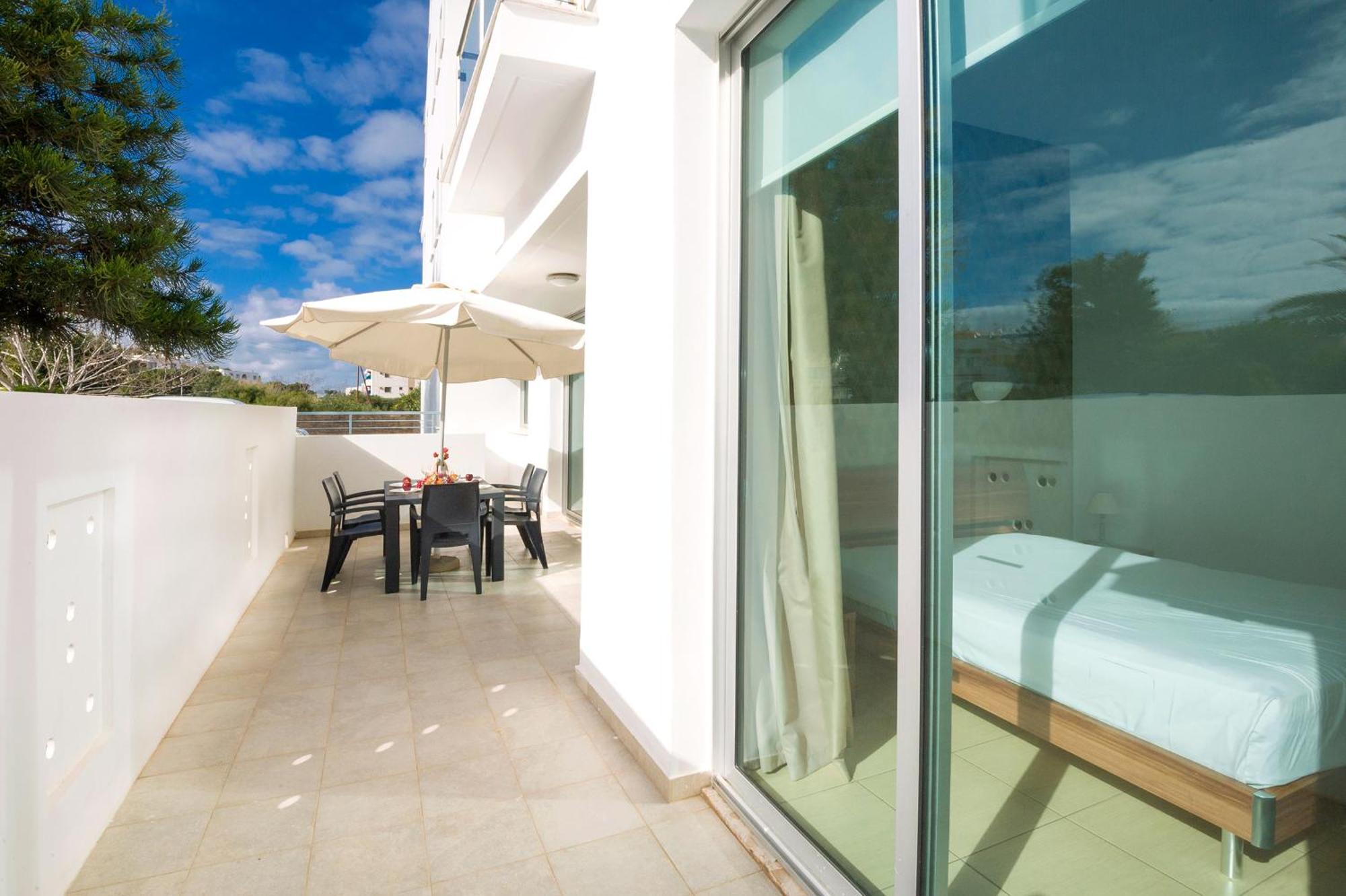 Calypso - Coralli Beachfront Apartment Protaras Dış mekan fotoğraf